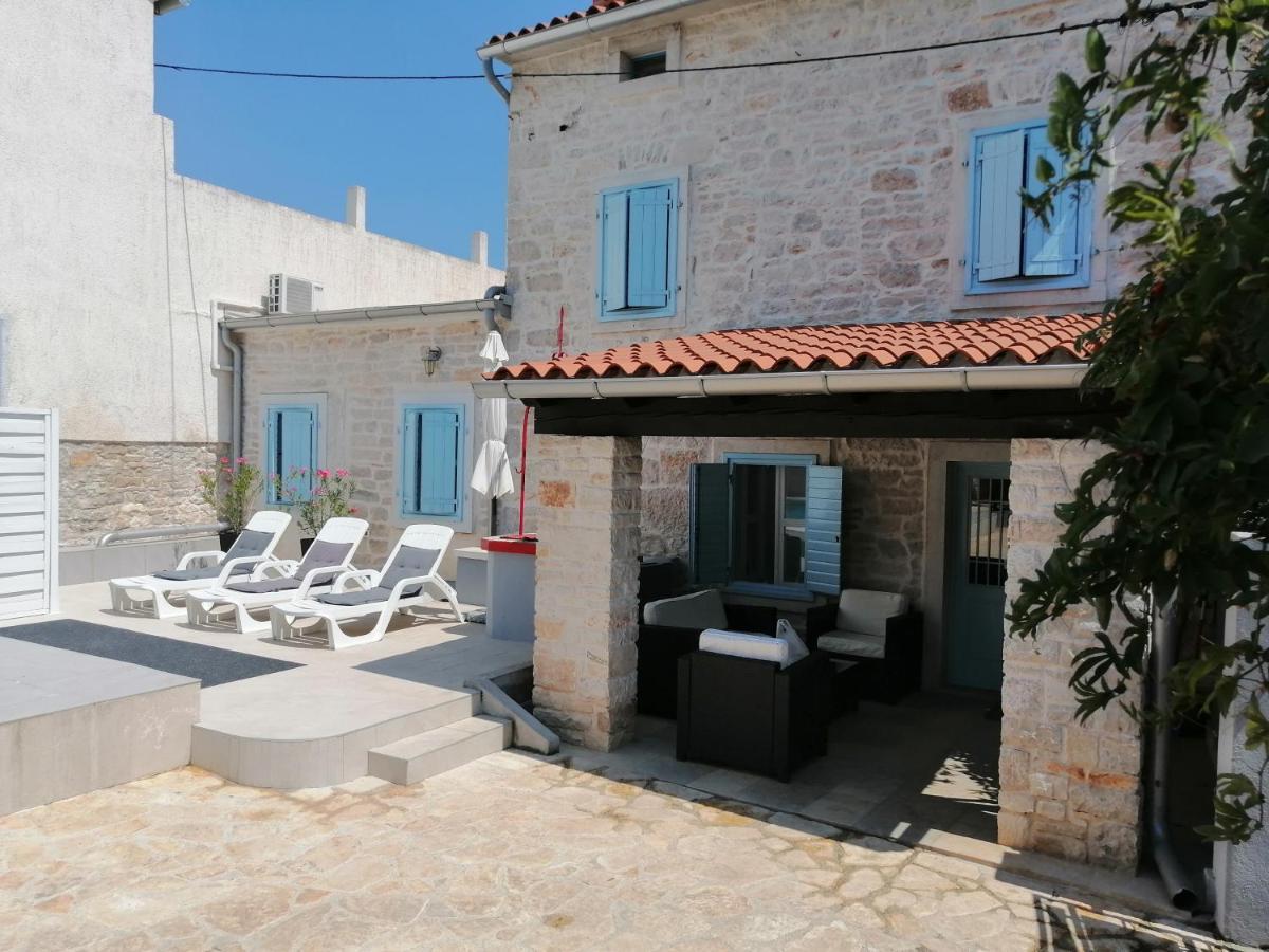 Holiday Home Peruski Ngoại thất bức ảnh