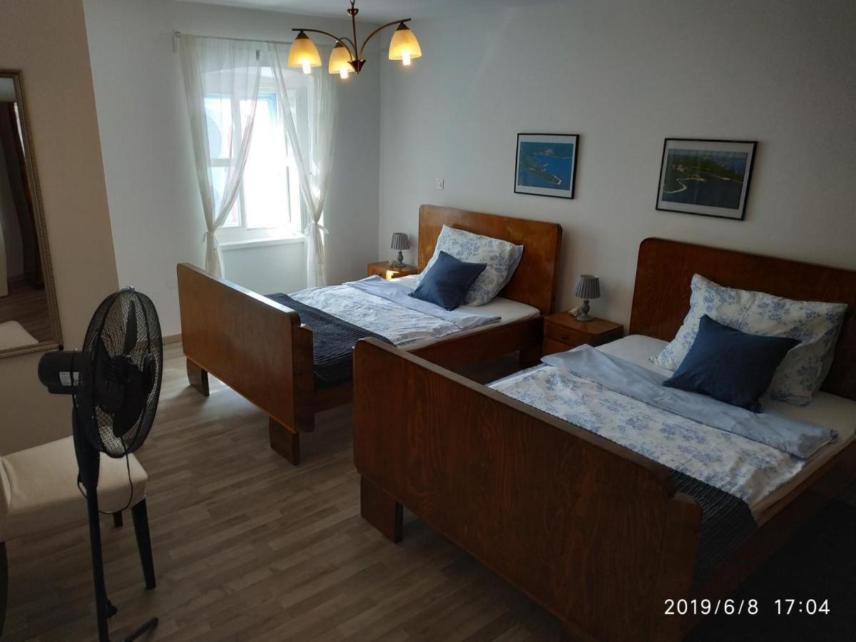 Holiday Home Peruski Ngoại thất bức ảnh