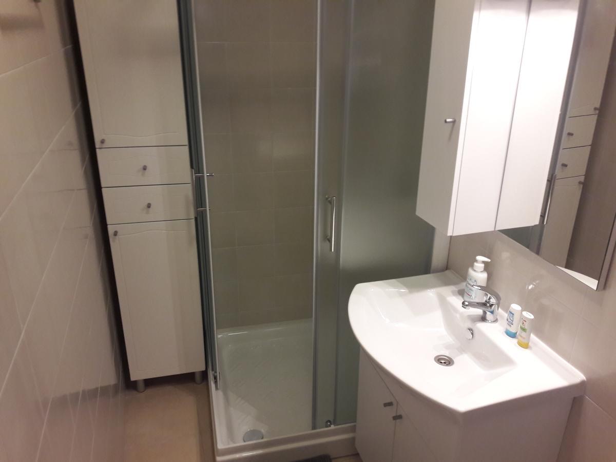 Holiday Home Peruski Ngoại thất bức ảnh