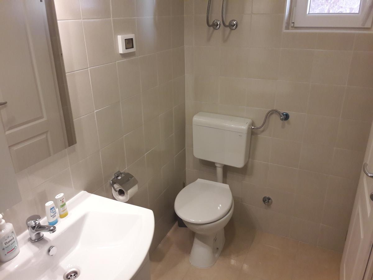 Holiday Home Peruski Ngoại thất bức ảnh